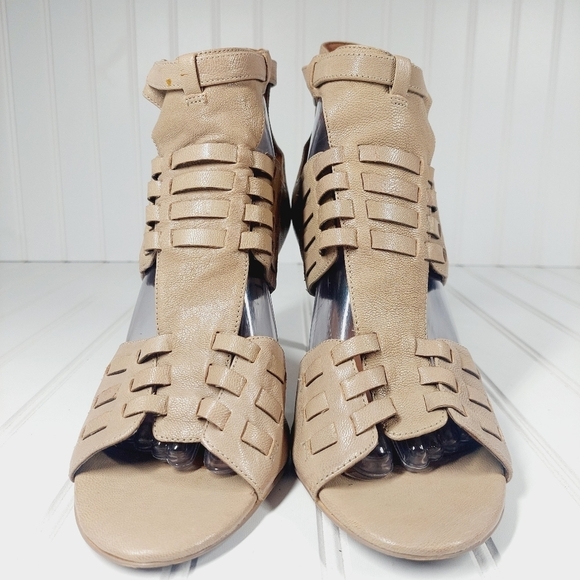 Nine West Open Toe Buckle Tan Heels C14 - Picture 3 of 15